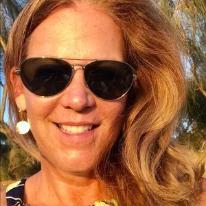 Meet your Posher, Suzanne